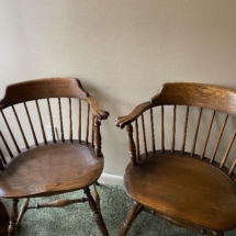 Set of 4 Windsor oak chairs 