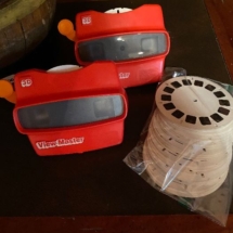 Vintage view master with lots of viewing cards
