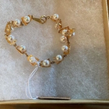 18k gold and pearl bracelet
