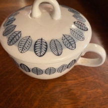 Covered tea cup from Arabia - Finland