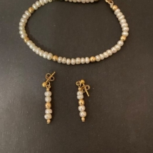 Pearl bracelet and earrings from Miners North