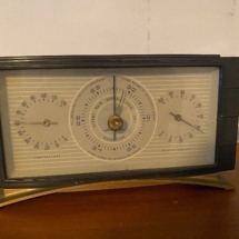 Vintage Bakelite Aireguide barometer