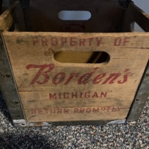 Bordens antique milk crate