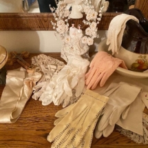 Antique gloves 