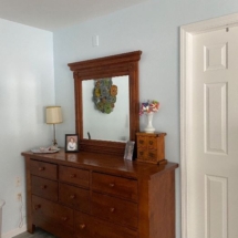 Bassett - dresser part of 4 piece maple bedroom set . Beautiful condition! 