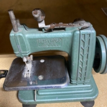 Antique Betsy Ross child sewing machine